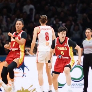 亚博app-世预赛两连胜！王思雨最后2分钟砍9分，中国女篮84-74捷克